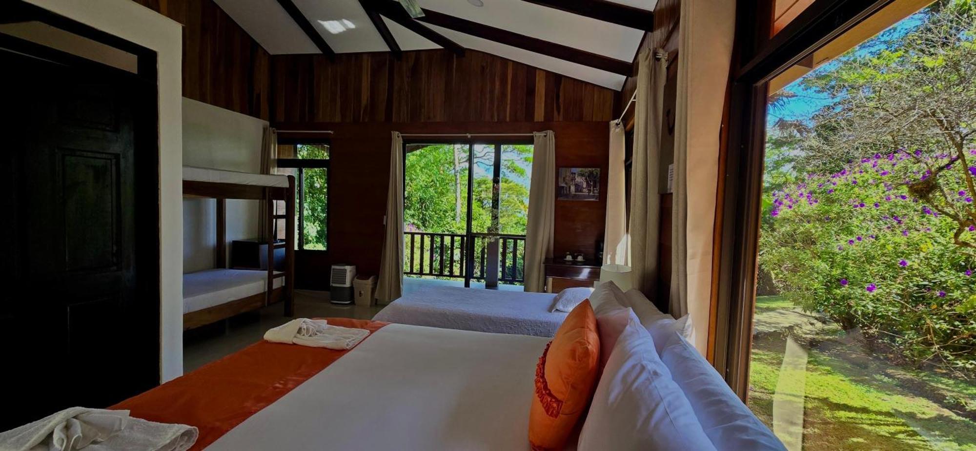 Heliconias Rainforest Lodge บิฆากัว ภายนอก รูปภาพ